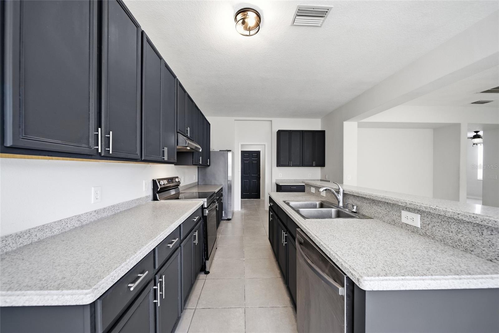 11139 Golden Silence Dr Property Photo 15