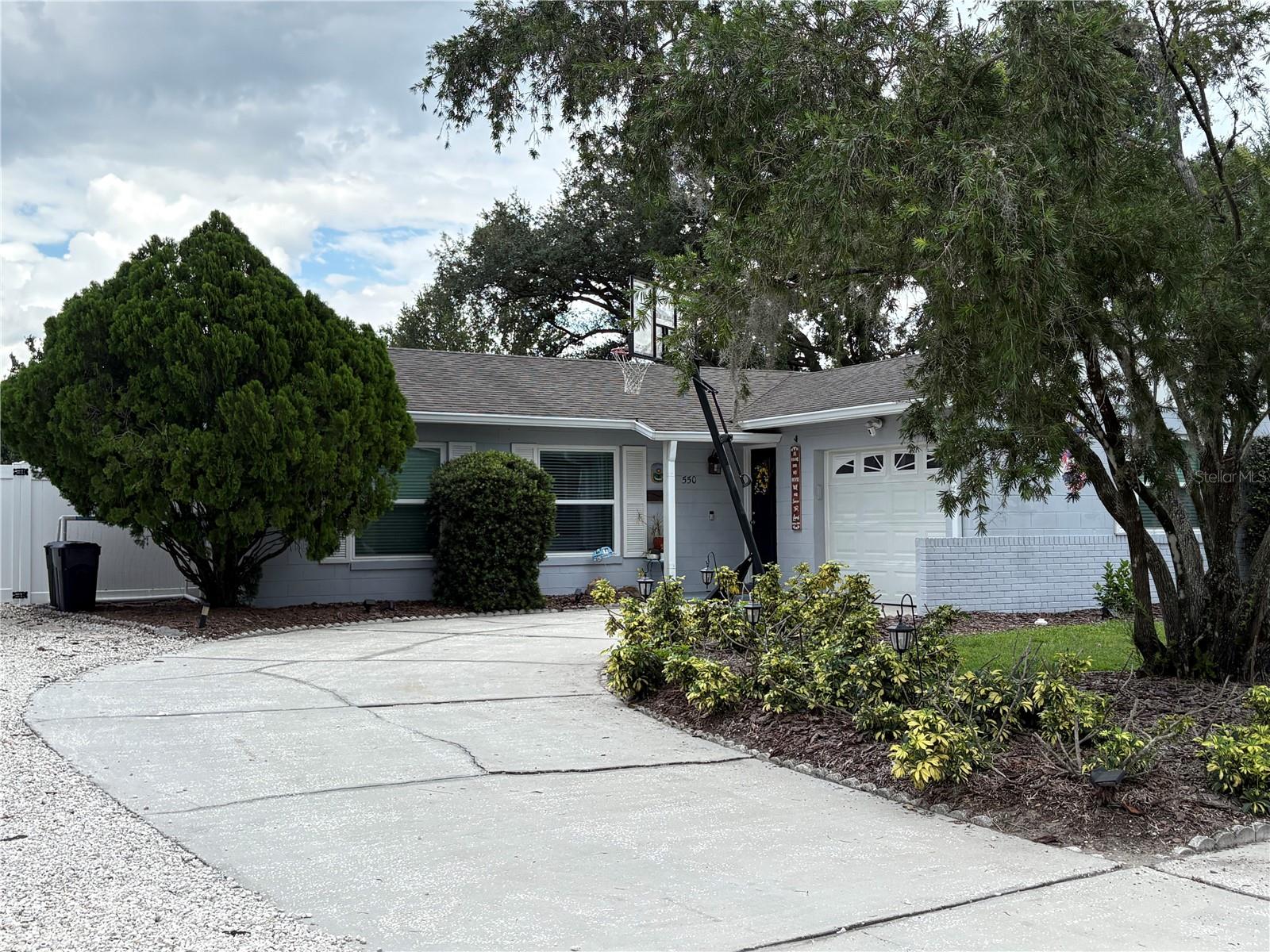 550 Diane Cir Property Photo 1