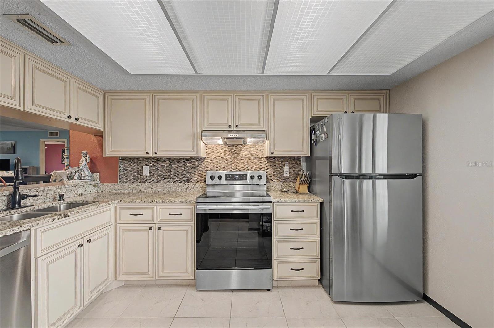 221 Caryl Way #221 Property Photo 4