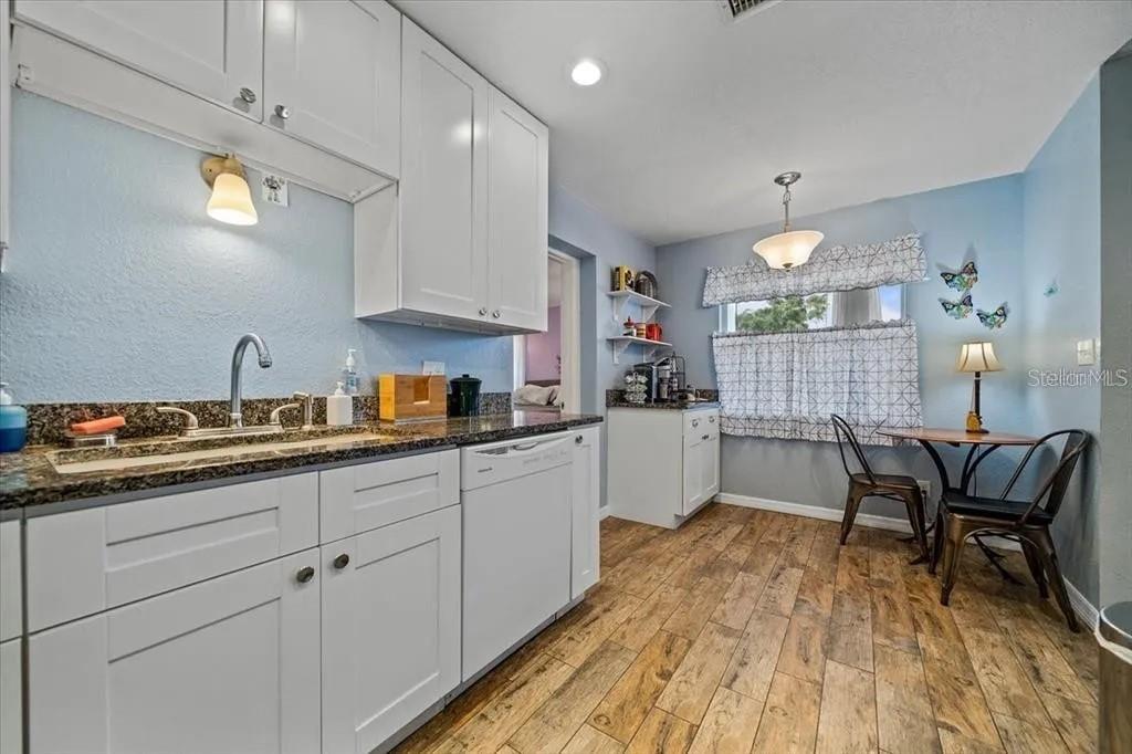 10426 Valencia Rd Property Photo 8