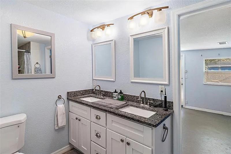10426 Valencia Rd Property Photo 13