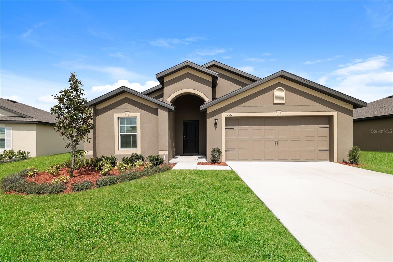1571 SWAN LAKE CIR Property Photo 1