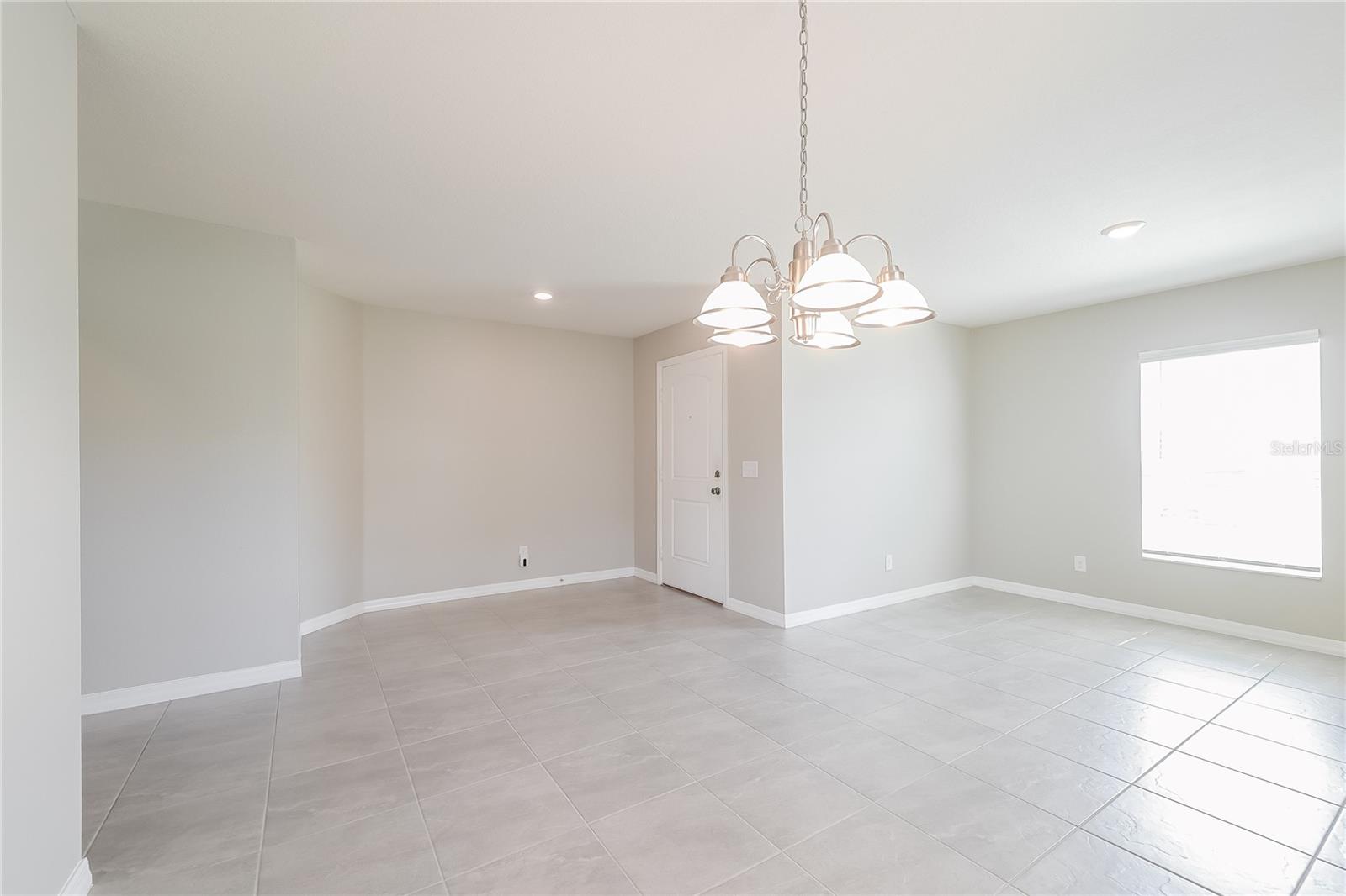 1571 Swan Lake Cir Property Photo 8