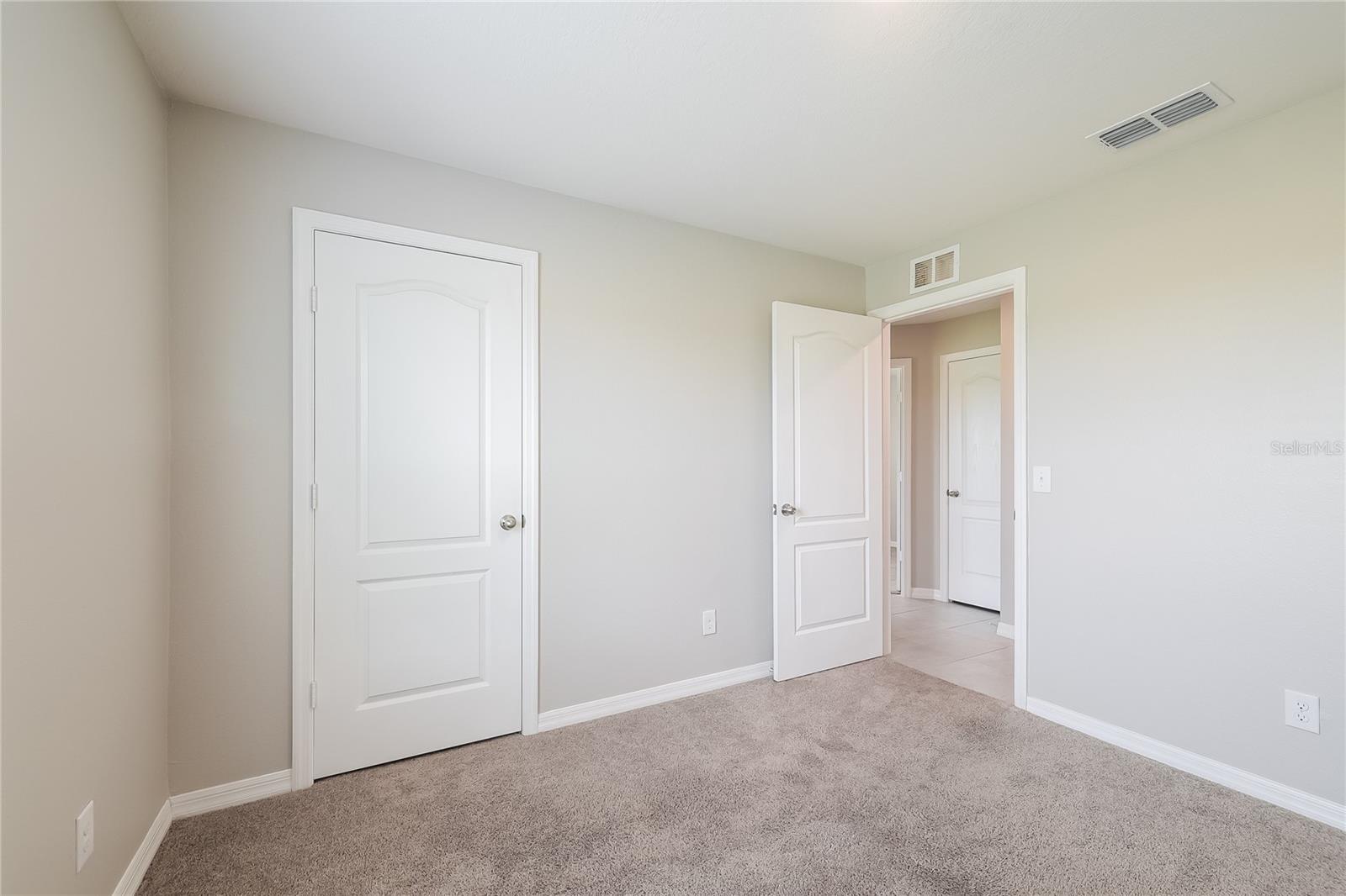 1571 Swan Lake Cir Property Photo 9