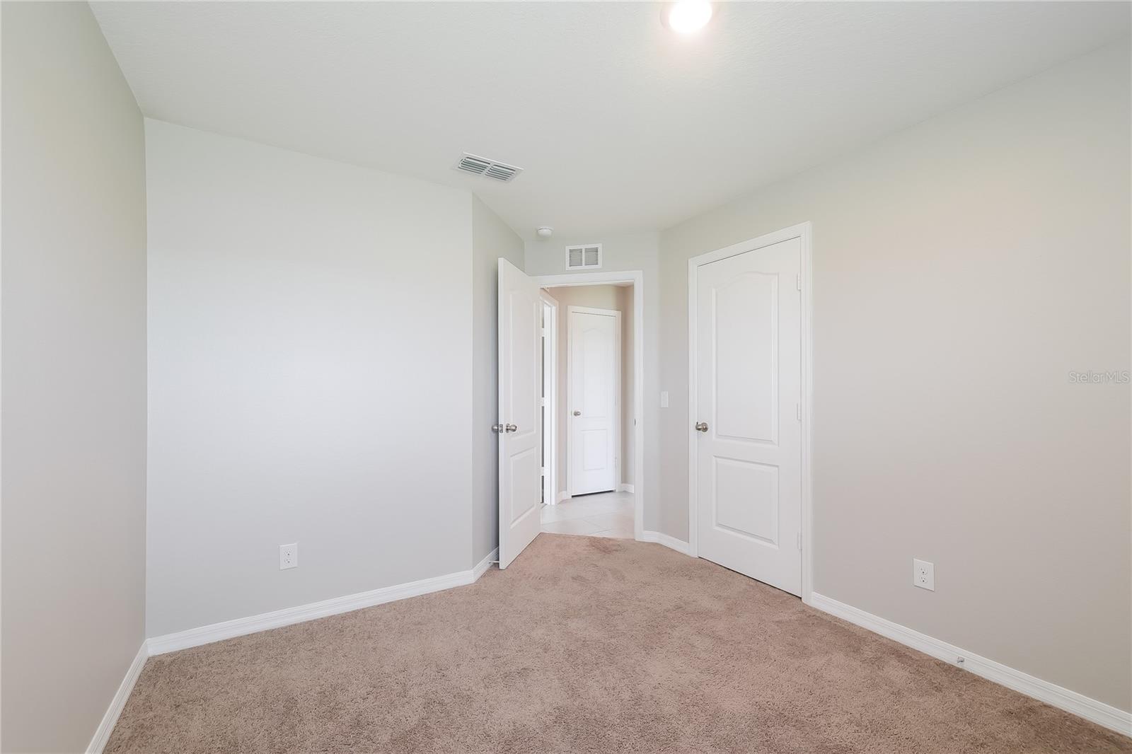 1571 Swan Lake Cir Property Photo 10