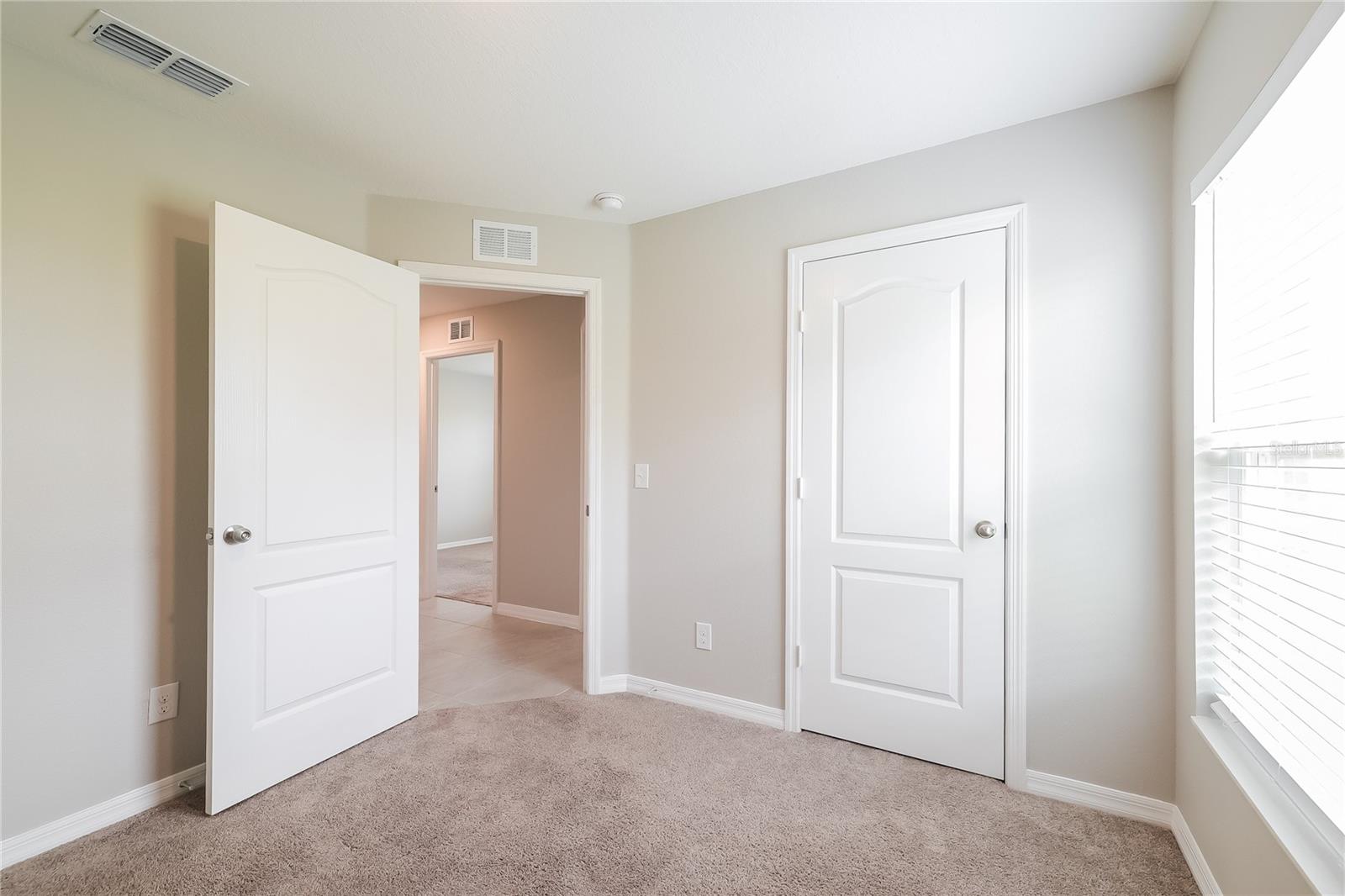 1571 Swan Lake Cir Property Photo 11