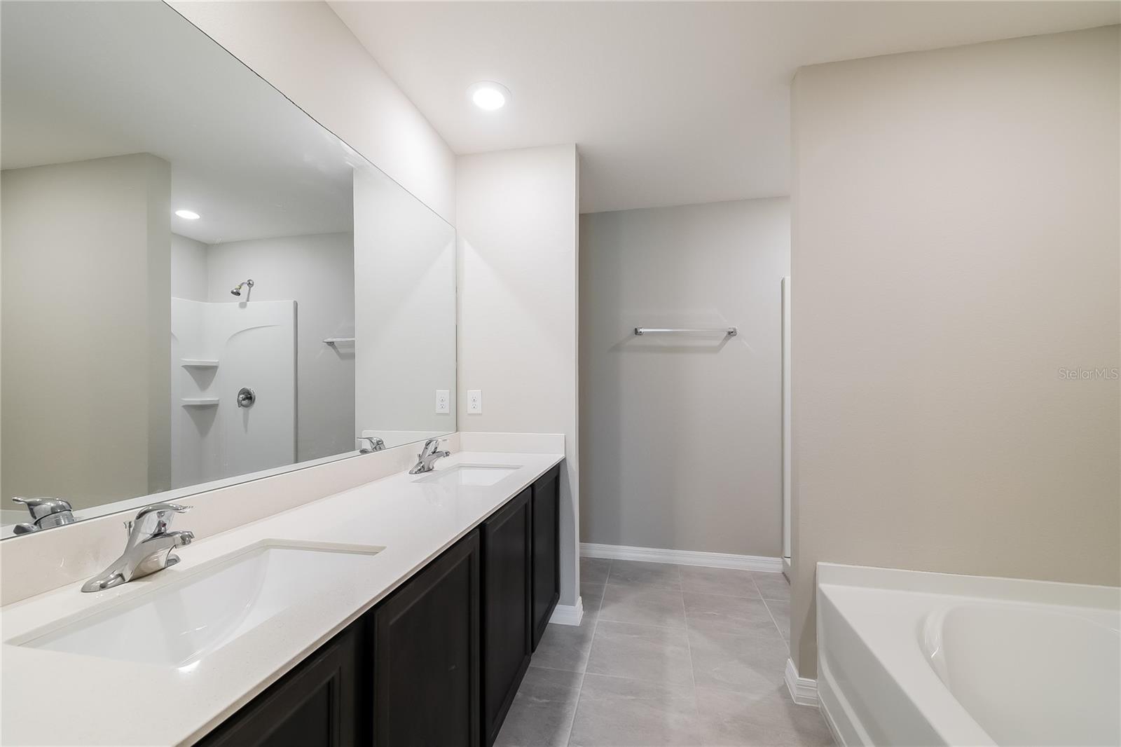 1571 Swan Lake Cir Property Photo 13