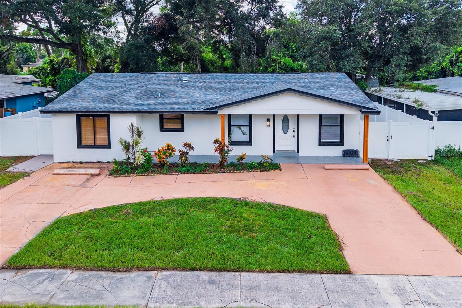 6524 La Mesa Cir Property Photo 1