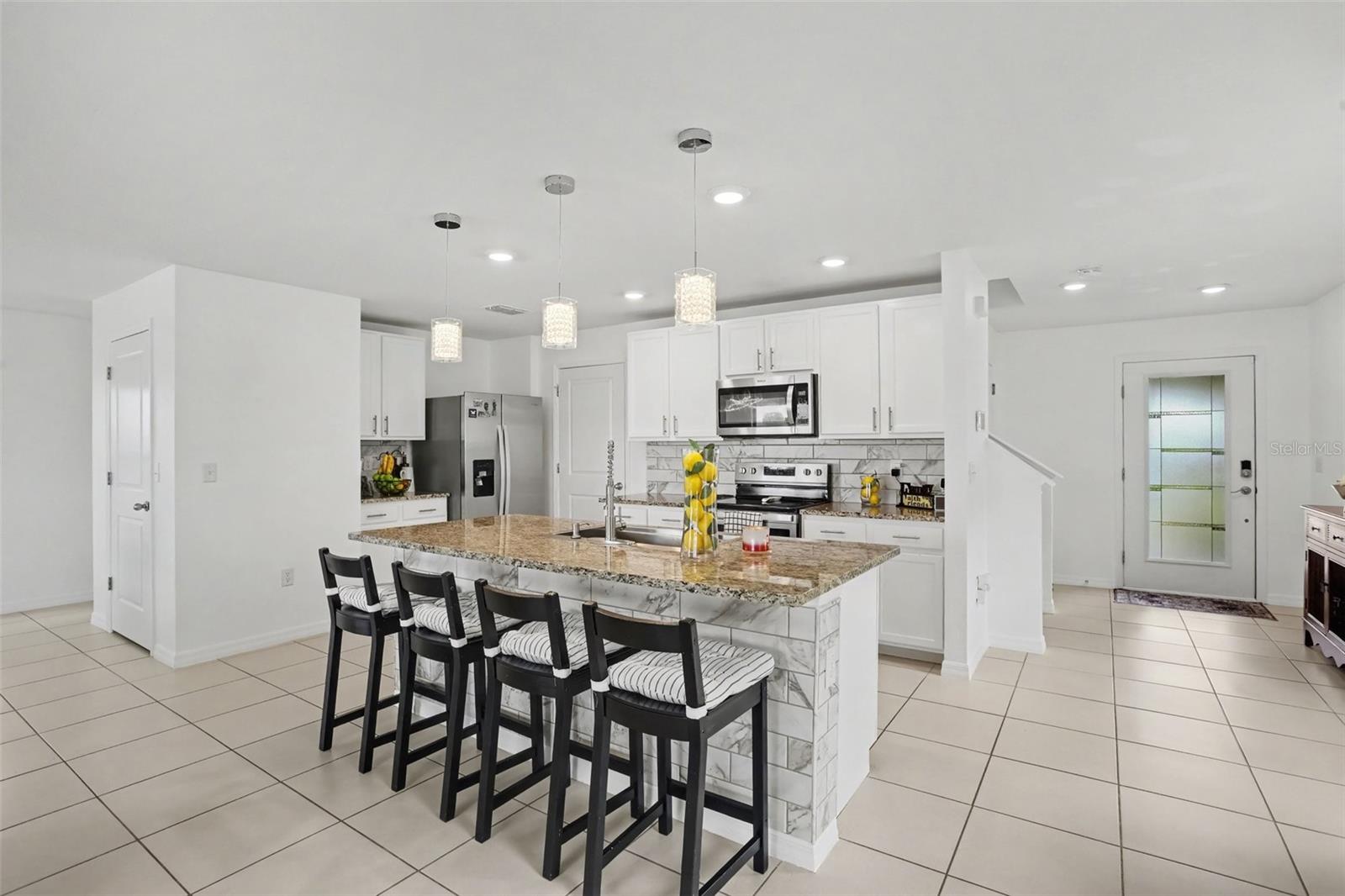 498 Olive Conch St Property Photo 3