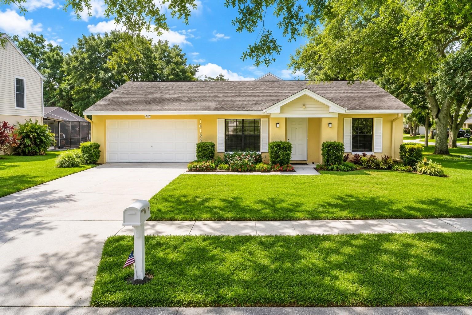16132 COUNTRY CROSSING DR Property Photo 1