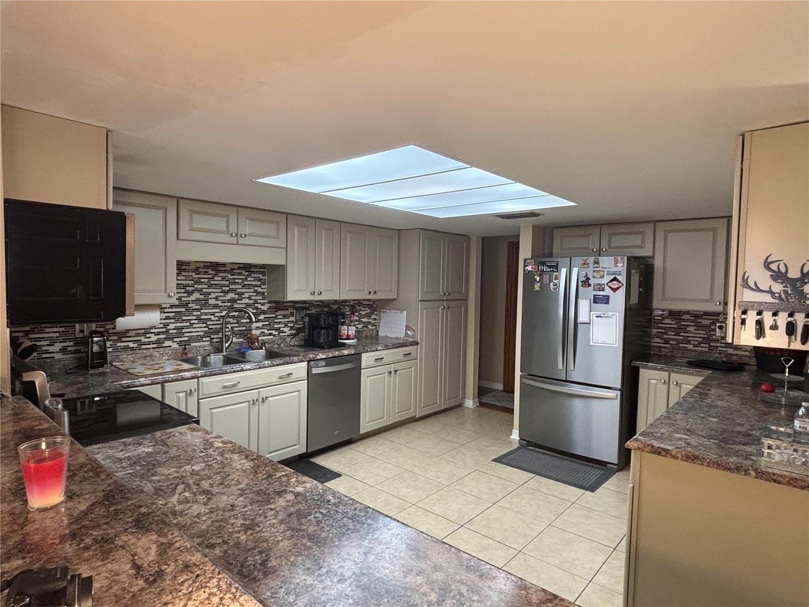 12277 Glen Haven St Property Photo 10