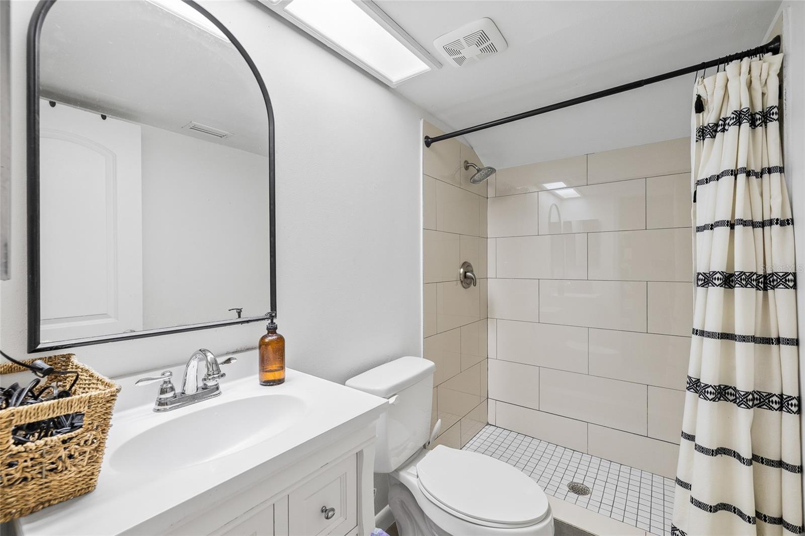 10908 Gillette Ave Property Photo 21