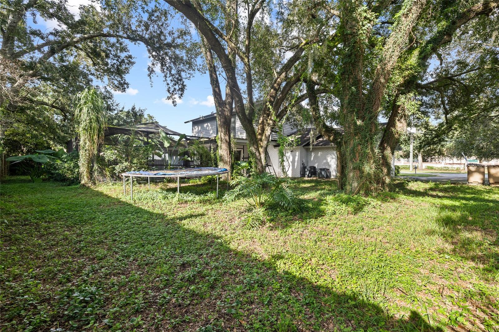 10908 Gillette Ave Property Photo 29