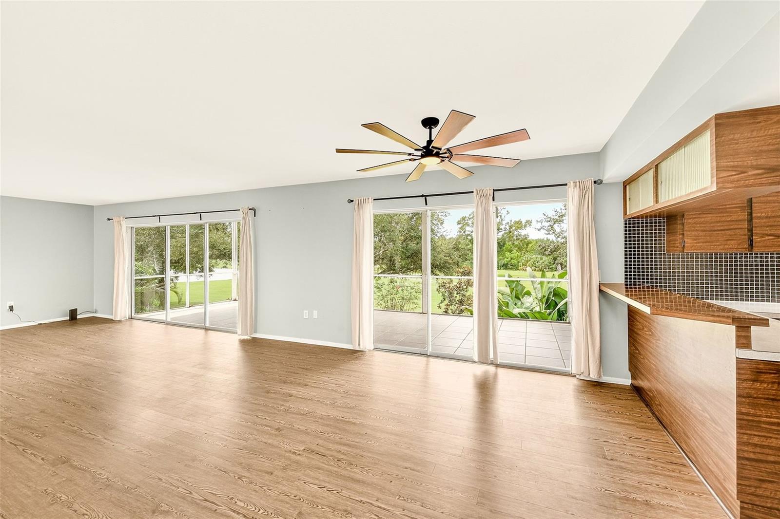 25 Country Club Dr Property Photo 10