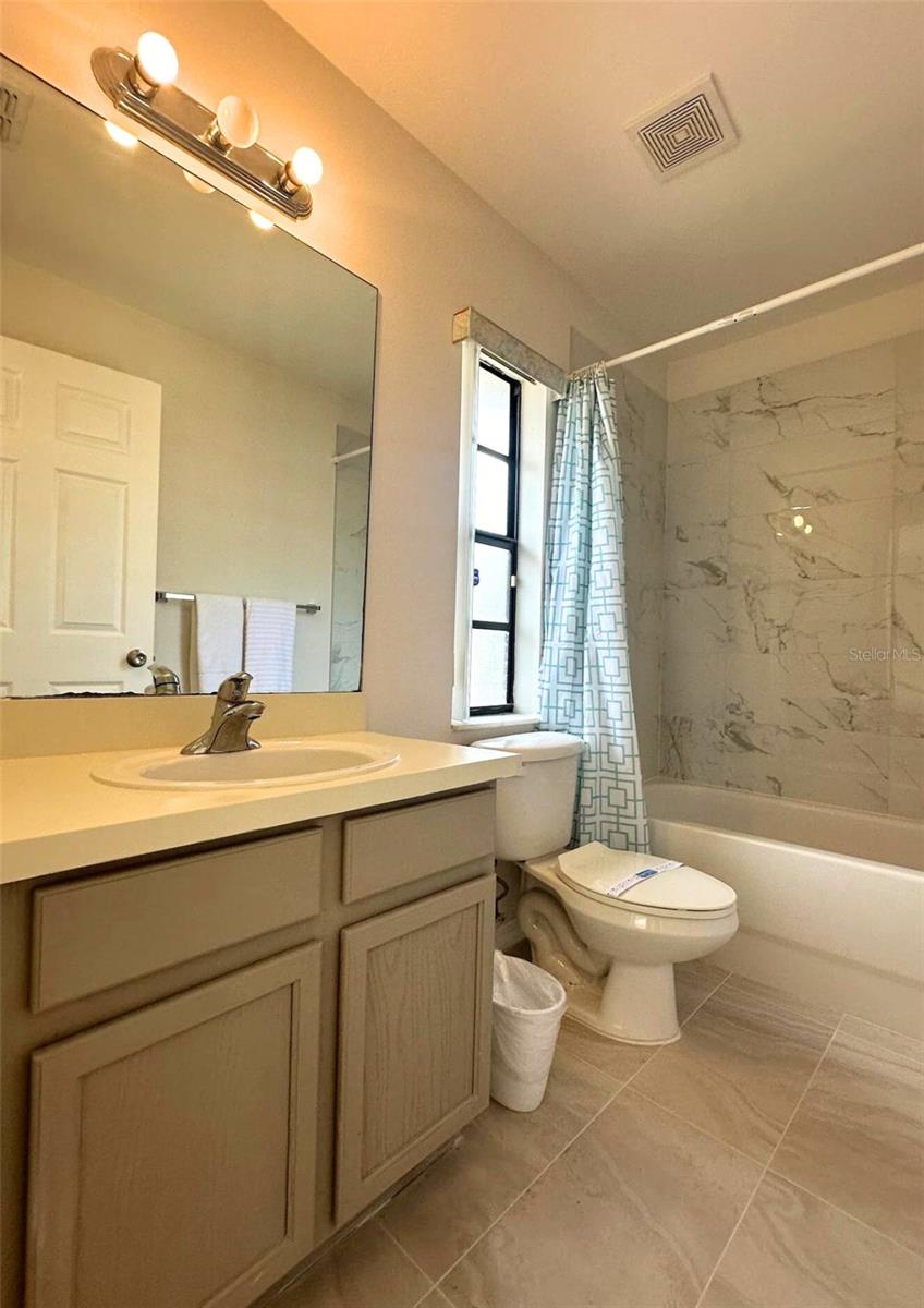 13248 Helm St Property Photo 9