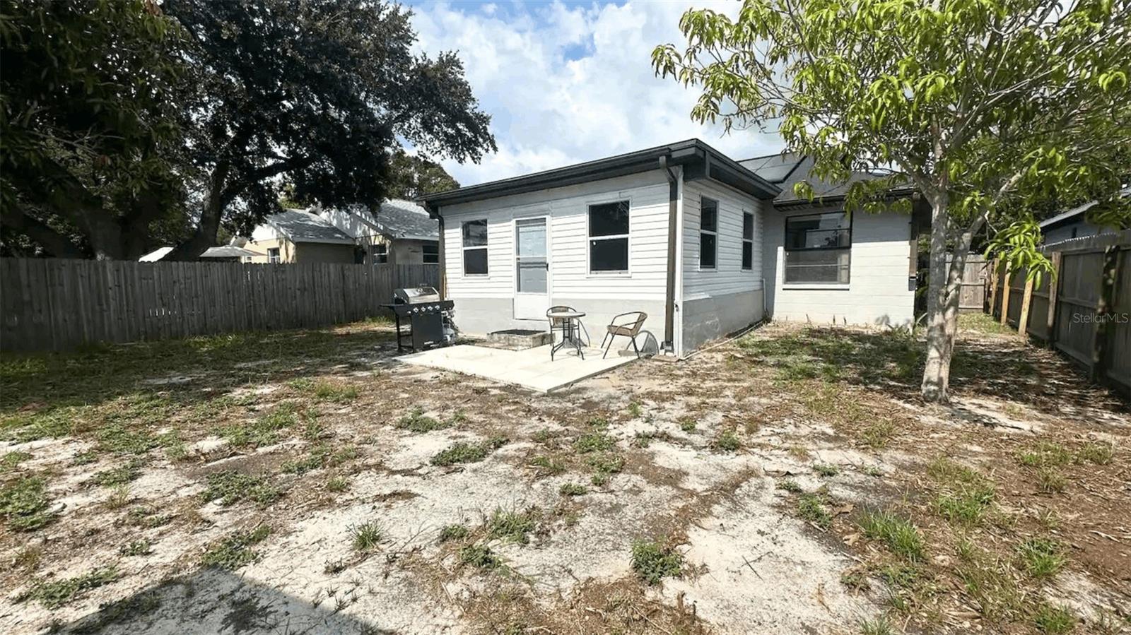 13248 Helm St Property Photo 23