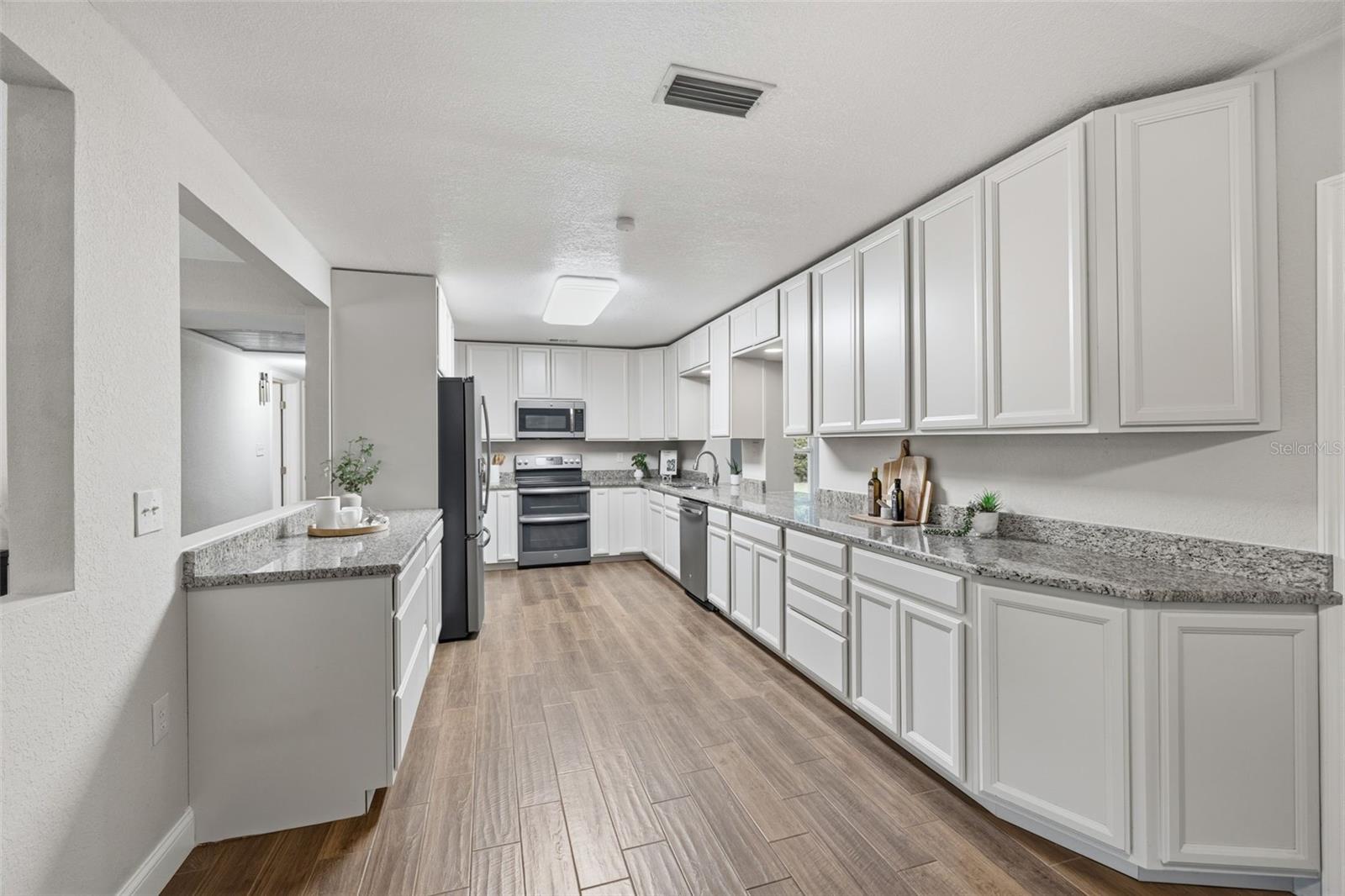 11714 N Rome Ave Property Photo 4