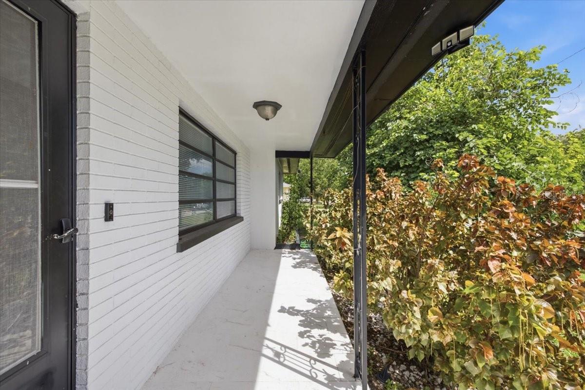 1860 Alberta Dr Property Photo 3
