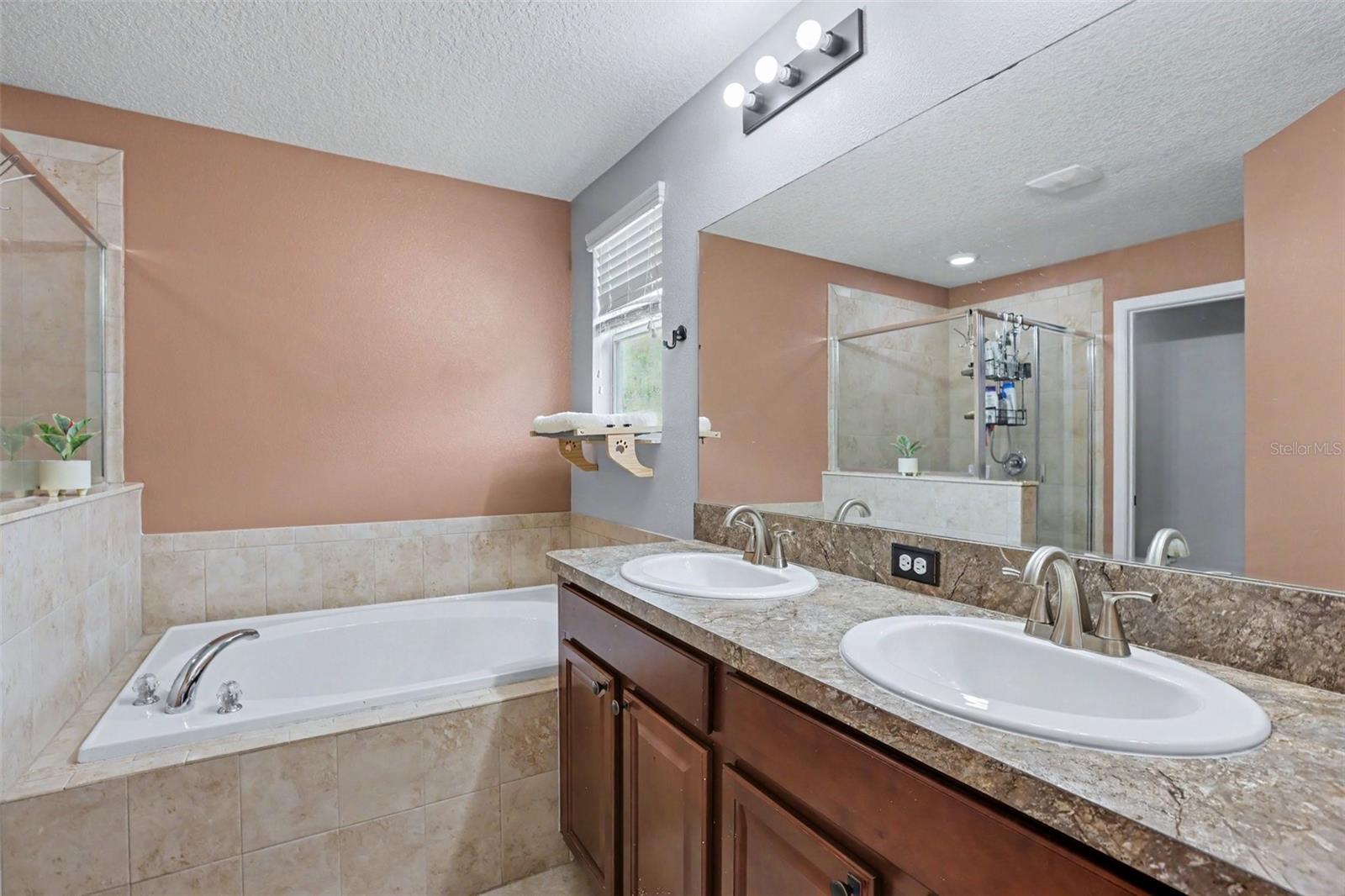 4956 Reflecting Pond Cir Property Photo 17