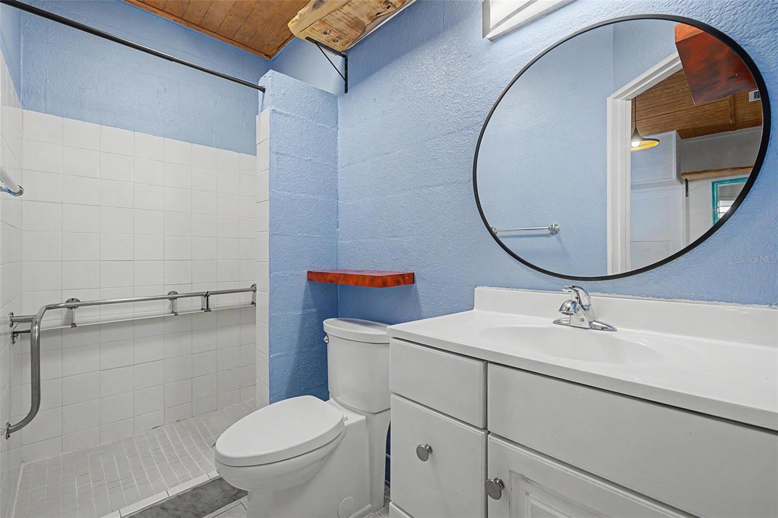 1304 Parkwood St Property Photo 16