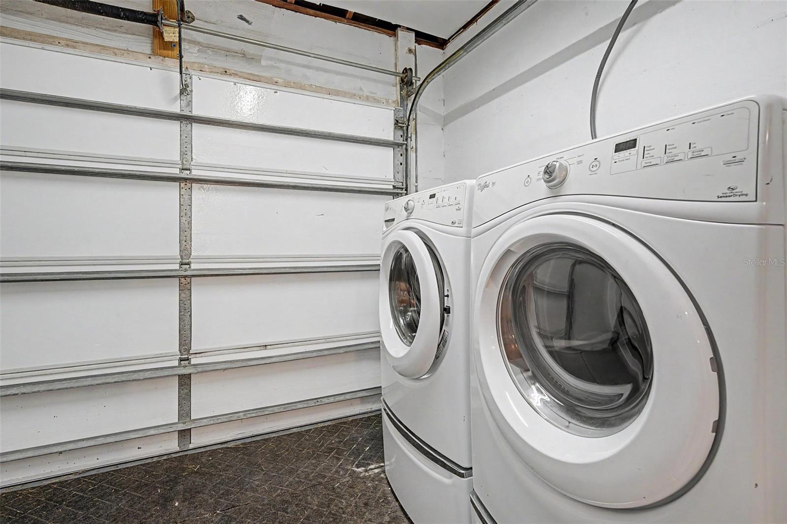 1304 Parkwood St Property Photo 23