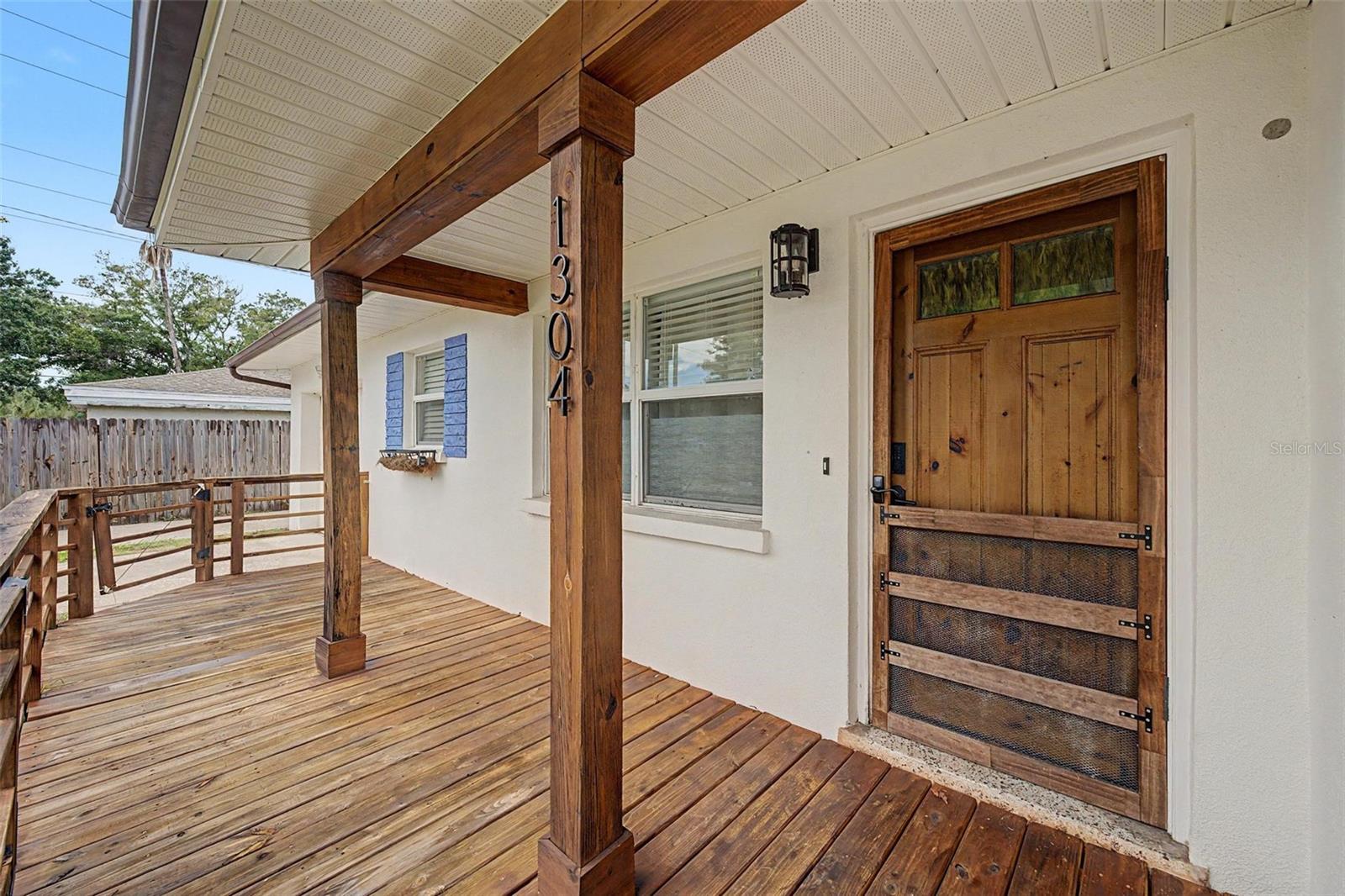 1304 Parkwood St Property Photo 24