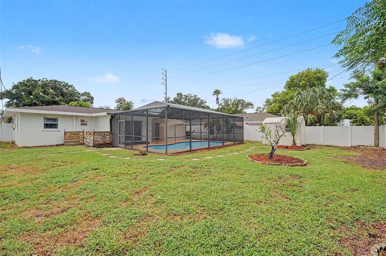 1304 Parkwood St Property Photo 30