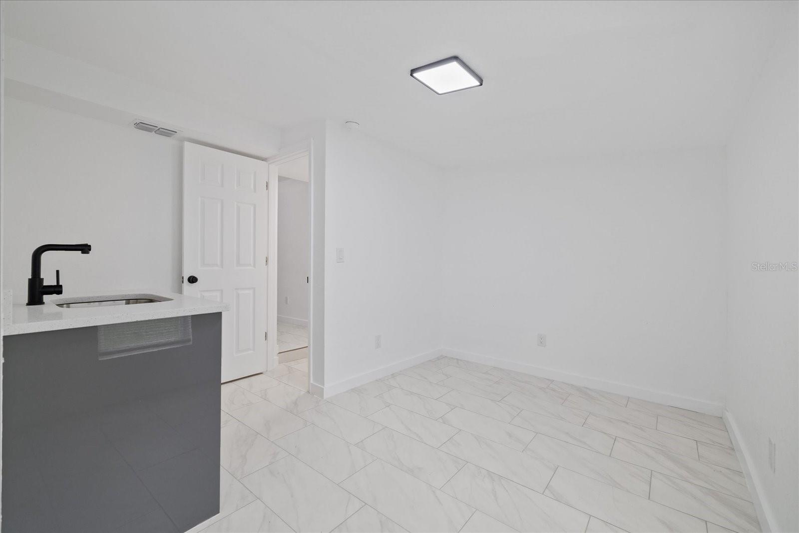 110 Virginia Ave Property Photo 15