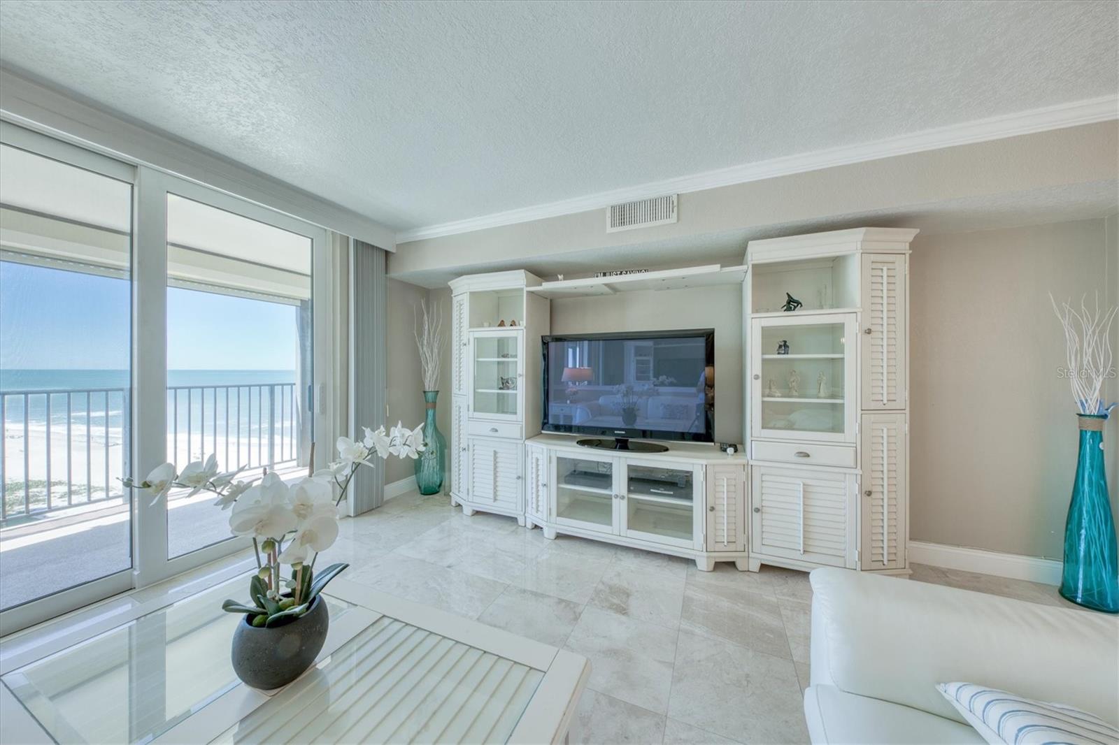 1460 Gulf Blvd #1002 Property Photo 4