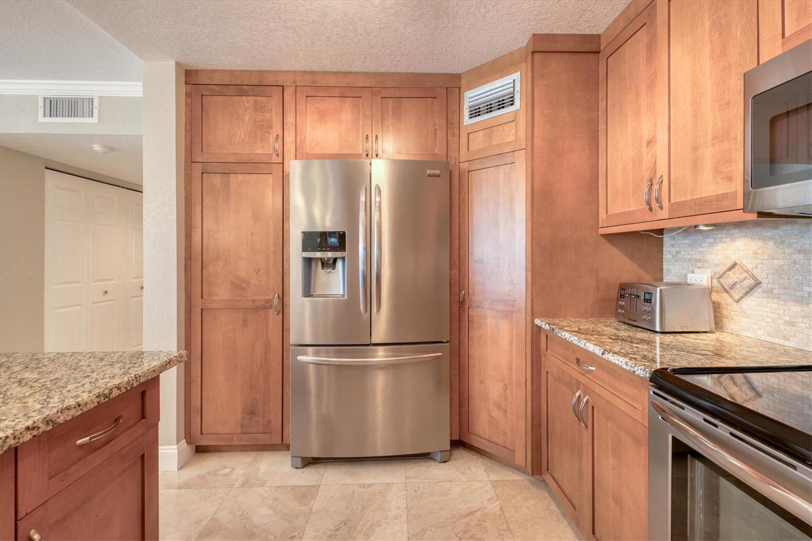 1460 Gulf Blvd #1002 Property Photo 15
