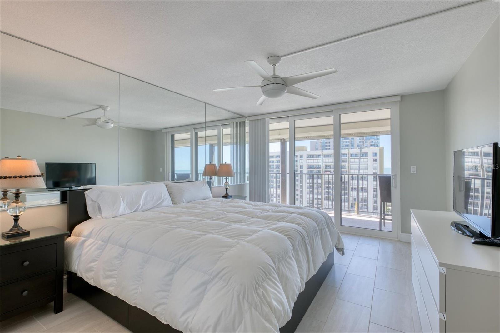 1460 Gulf Blvd #1002 Property Photo 18