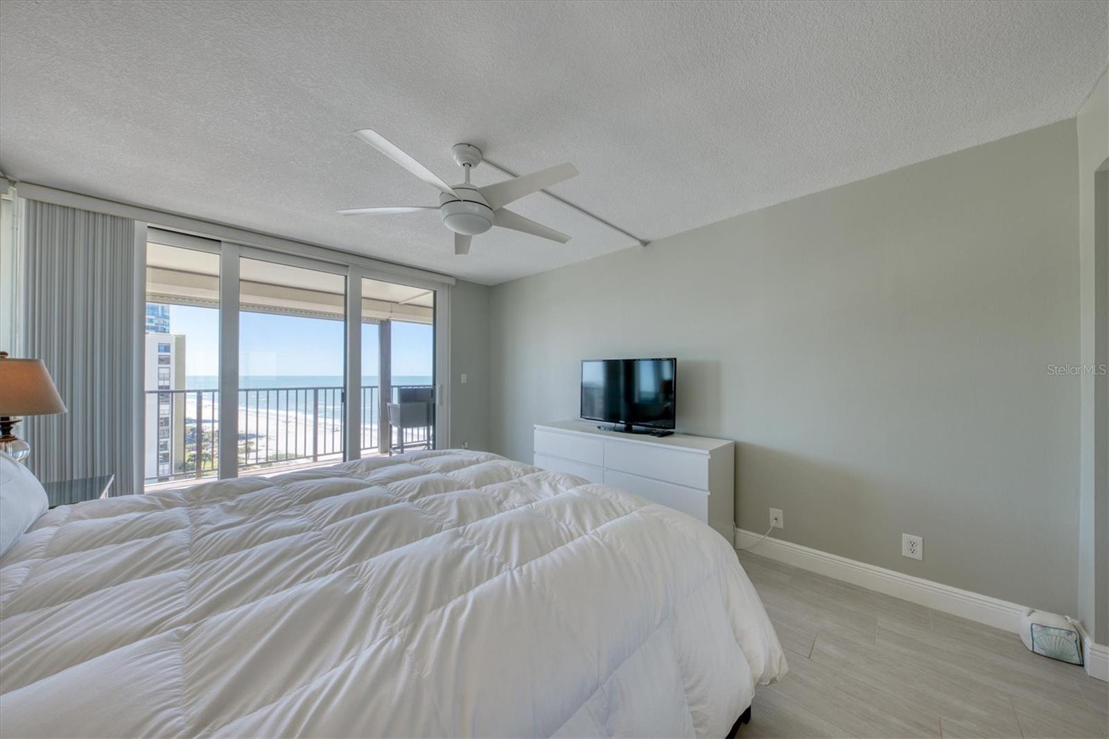 1460 Gulf Blvd #1002 Property Photo 19