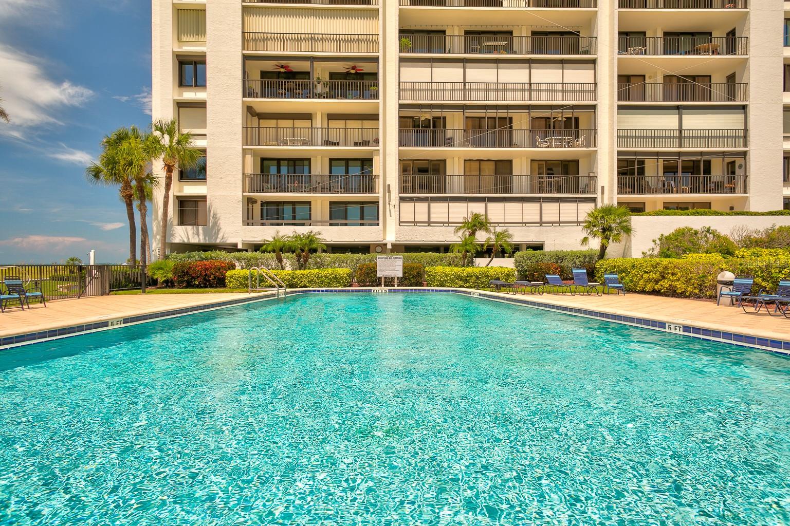 1460 Gulf Blvd #1002 Property Photo 35