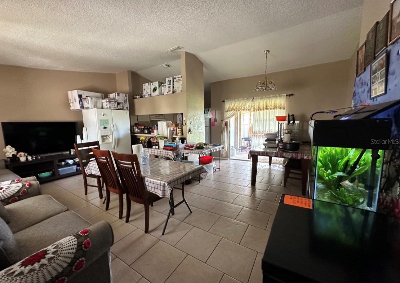 460 Wild Elm Ct Property Photo 3