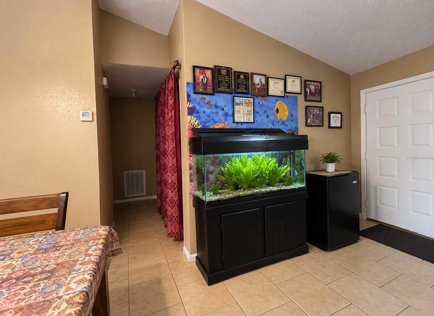 460 Wild Elm Ct Property Photo 8