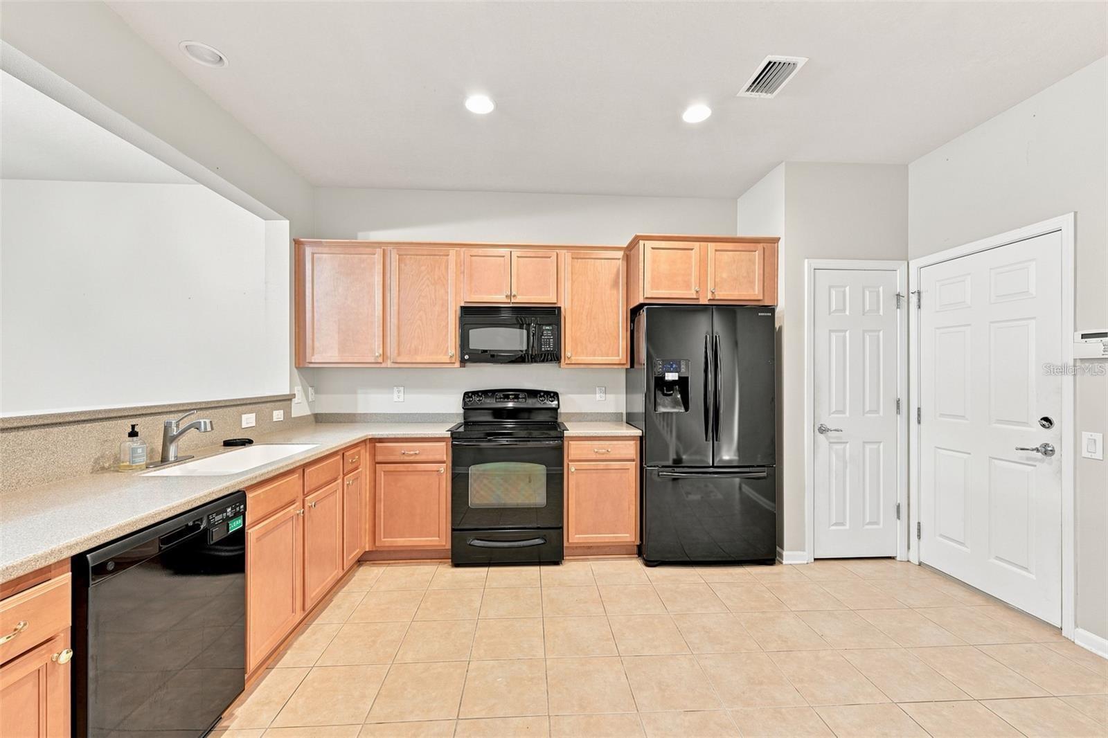 2109 Wild Grape Pl Property Photo 3