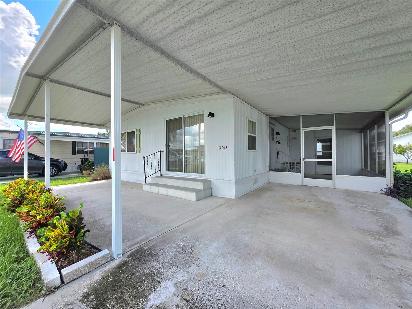 37048 Lois Ave Property Photo 2