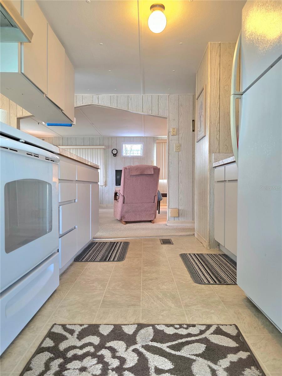 37048 Lois Ave Property Photo 6
