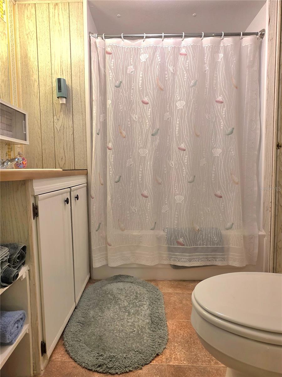 37048 Lois Ave Property Photo 16
