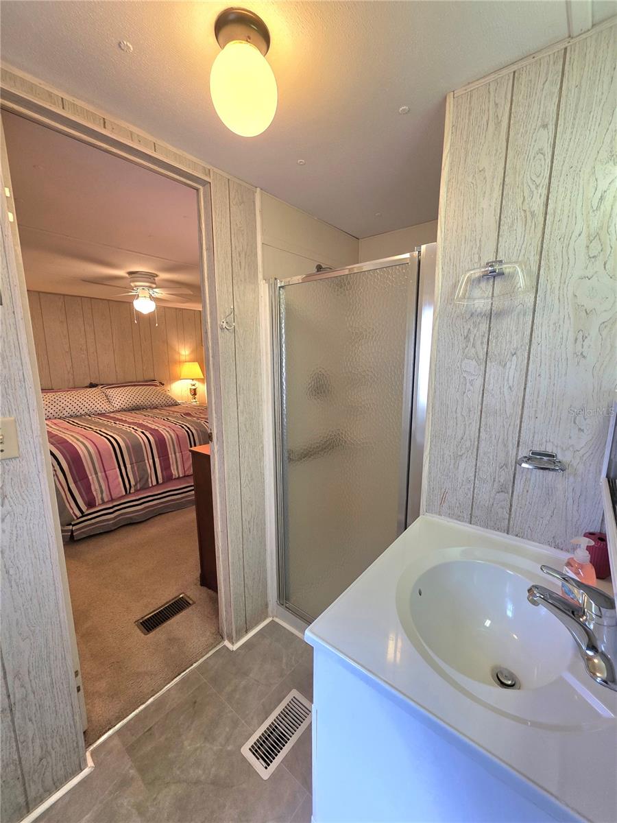 37048 Lois Ave Property Photo 23