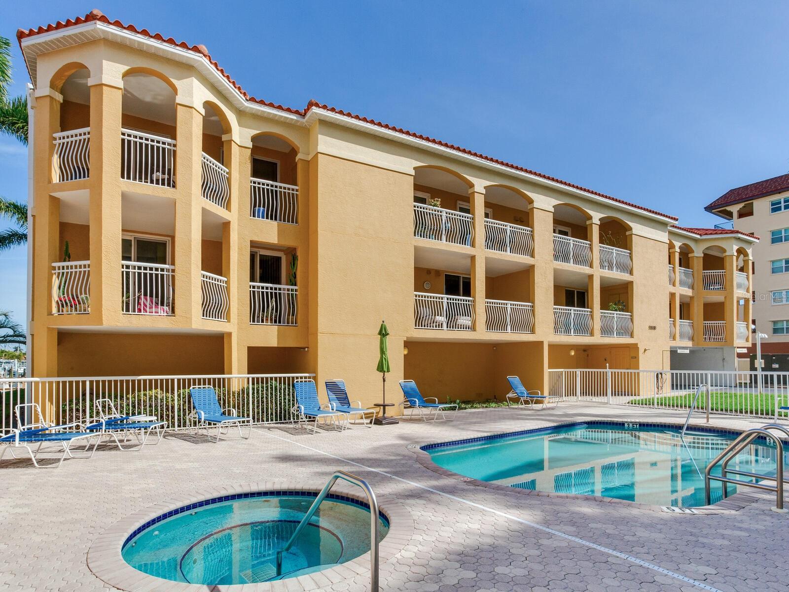 5353 Gulf Blvd #b202 Property Photo 3