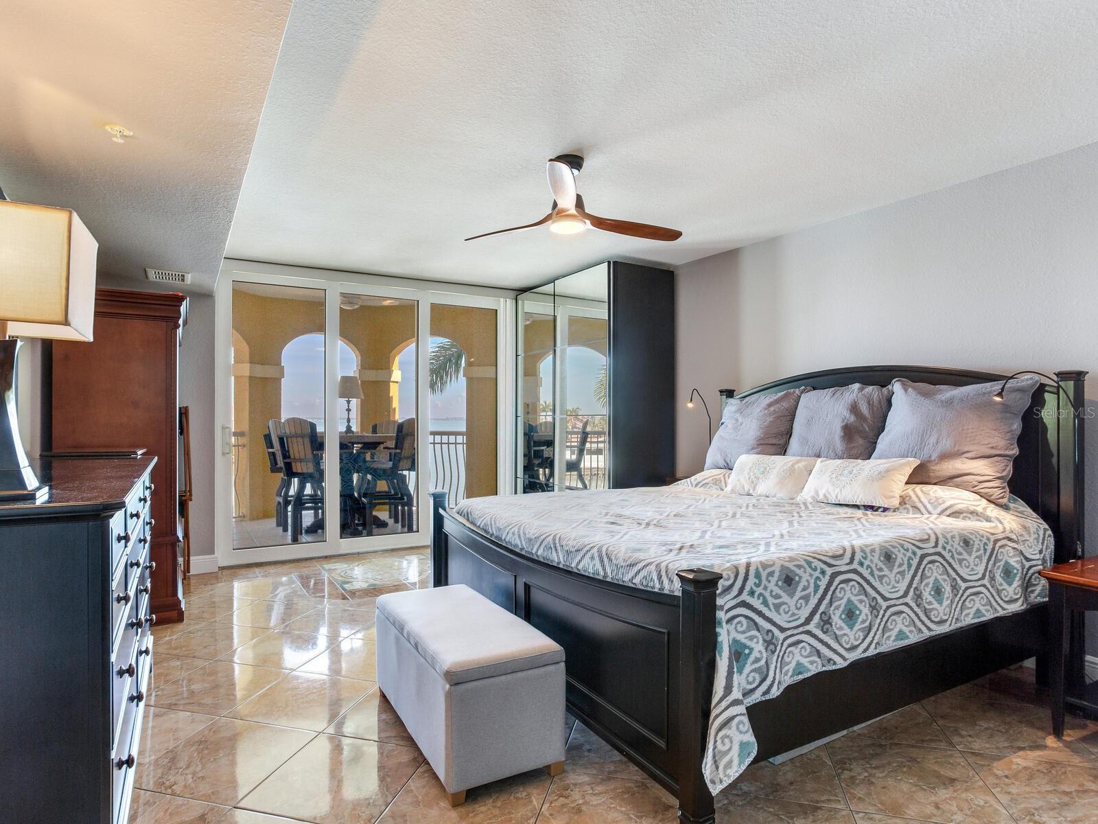 5353 Gulf Blvd #b202 Property Photo 7