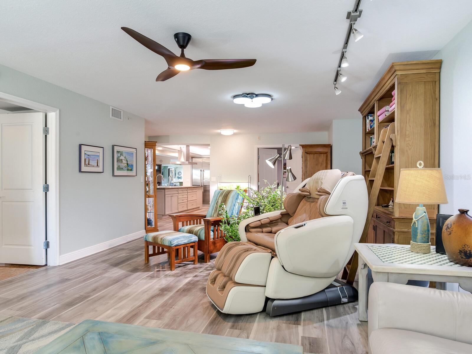 5353 Gulf Blvd #b202 Property Photo 49