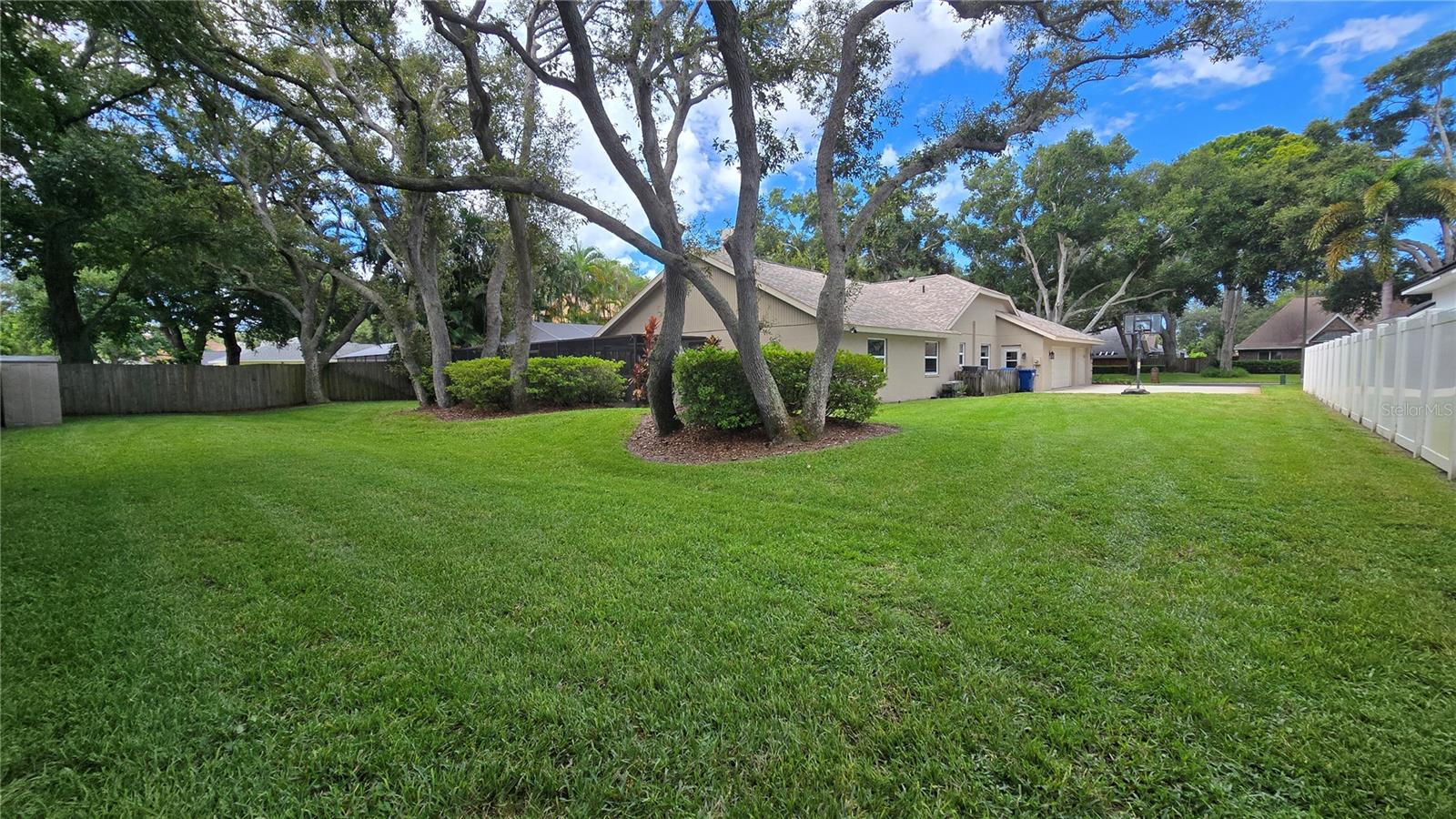 9991 Windtree Blvd Property Photo 4