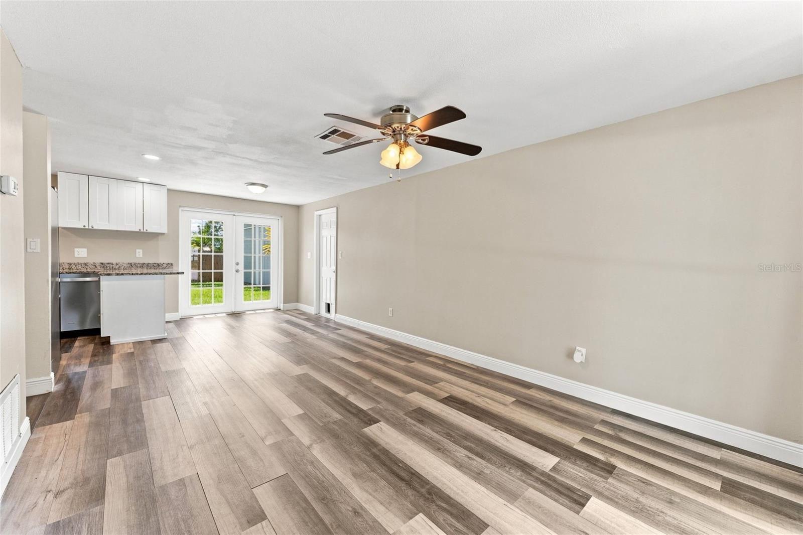 2801 Candlewood St Property Photo 8