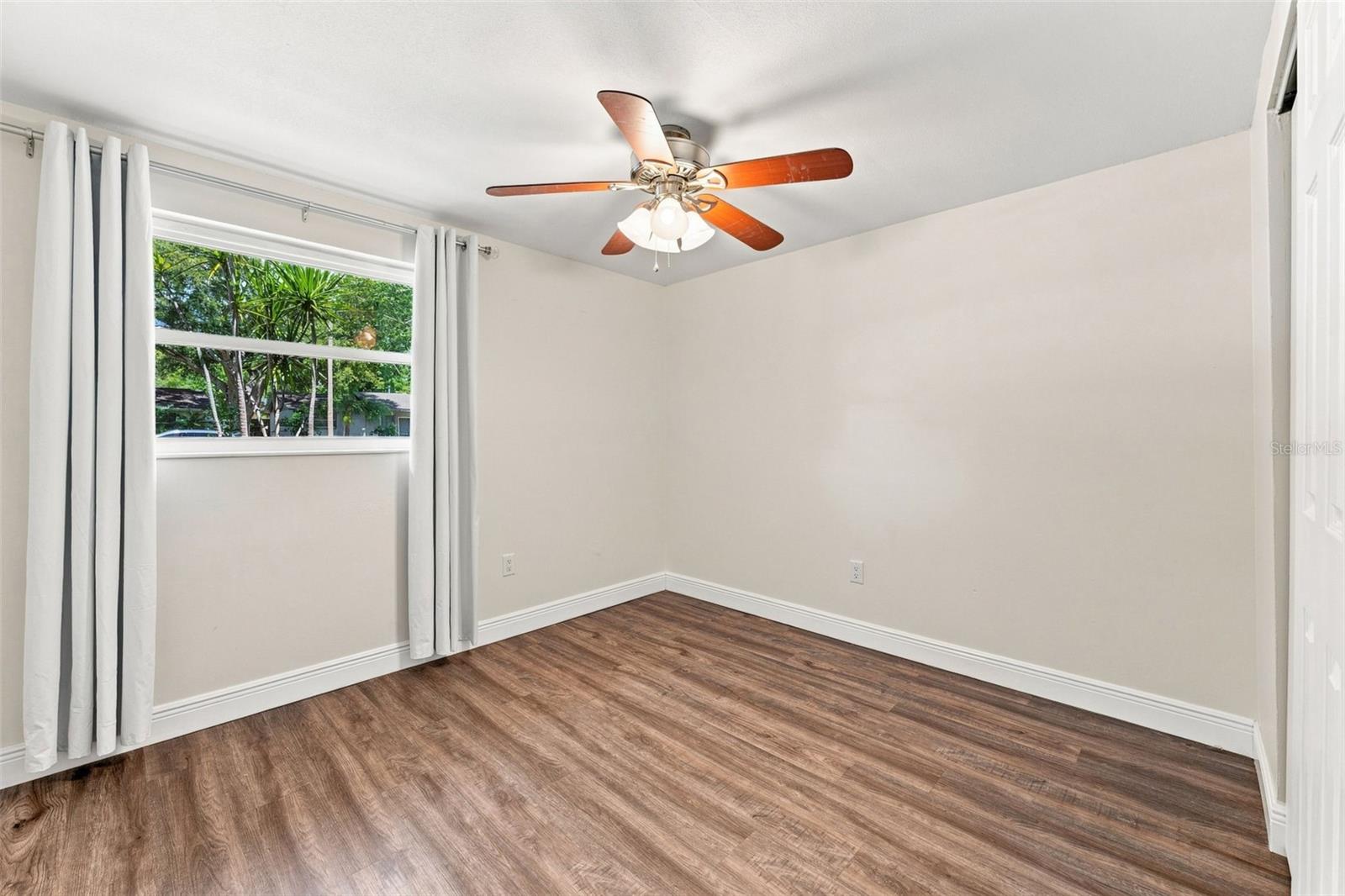 2801 Candlewood St Property Photo 19
