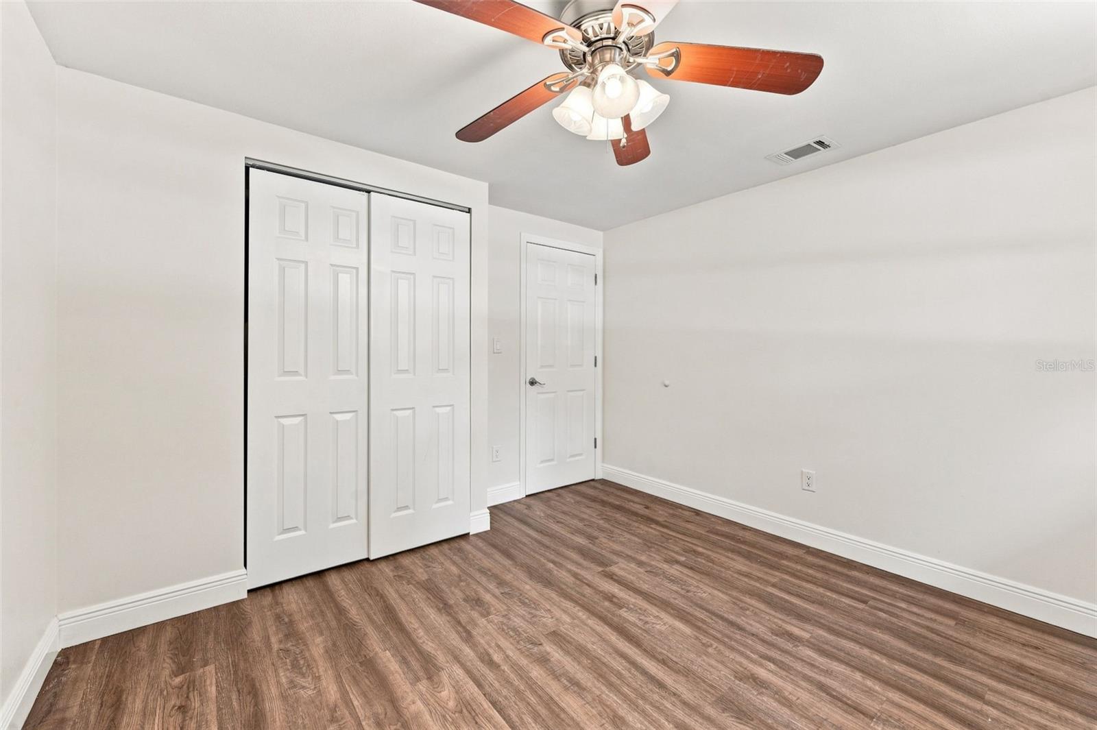 2801 Candlewood St Property Photo 20