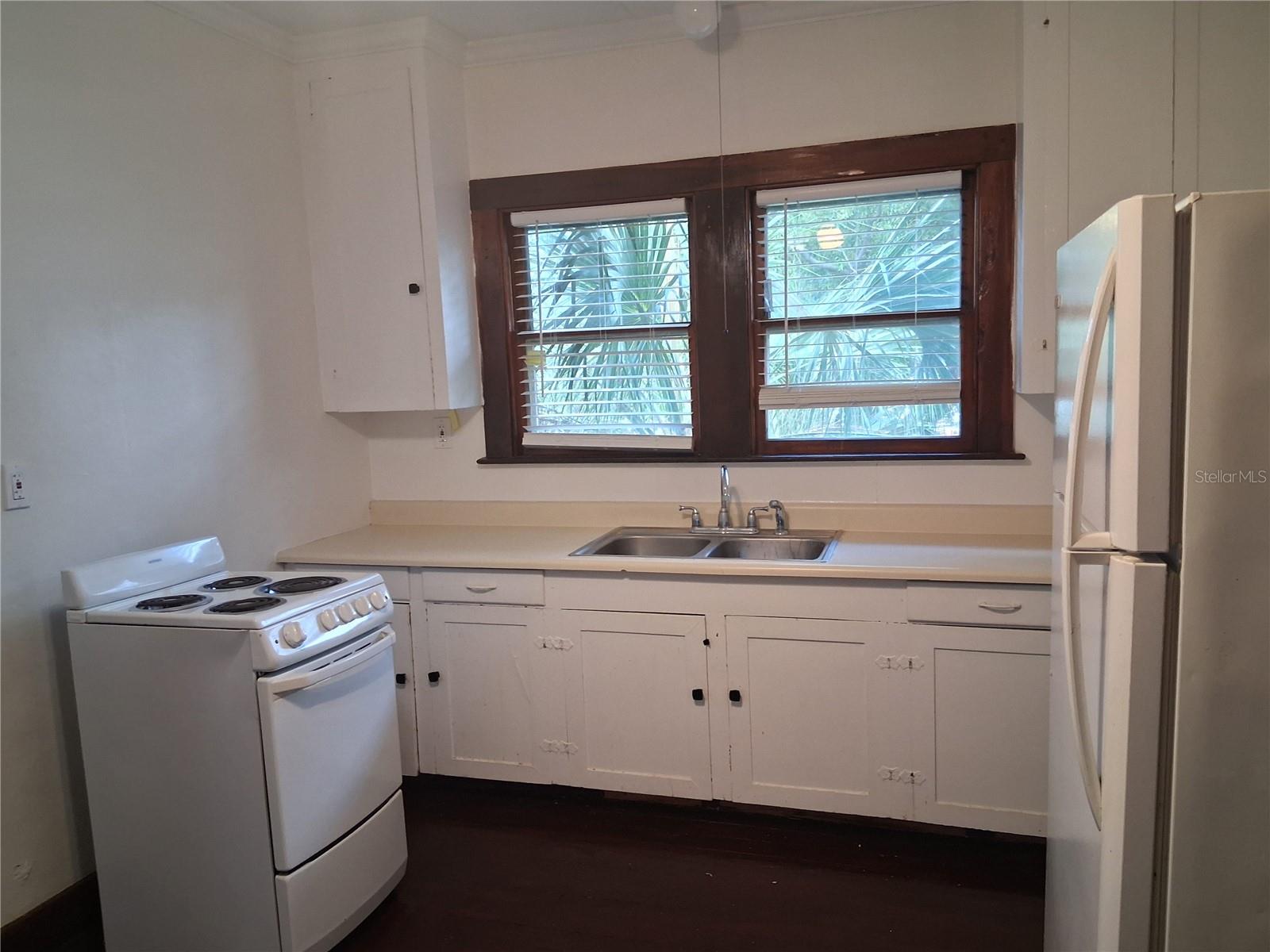 472 Clearwater Largo Rd N Property Photo 4
