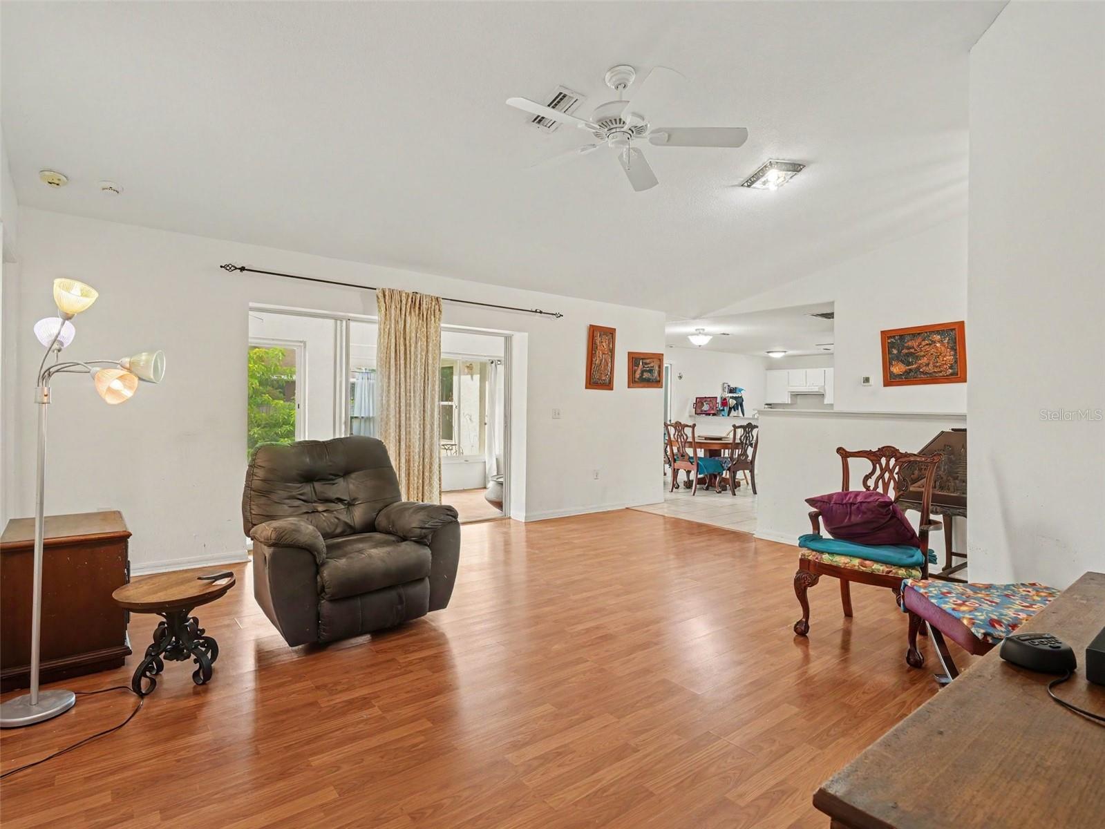 1848 Mova St Property Photo 3