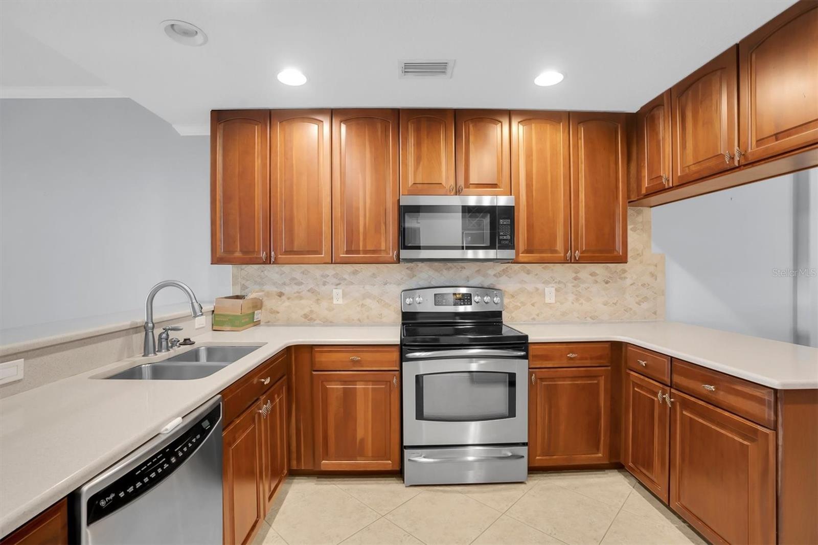 7040 Key Haven Rd #605 Property Photo 4